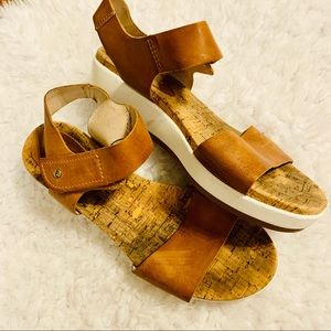 {PIKOLINOS} Tan White Flatform Sandals size 39